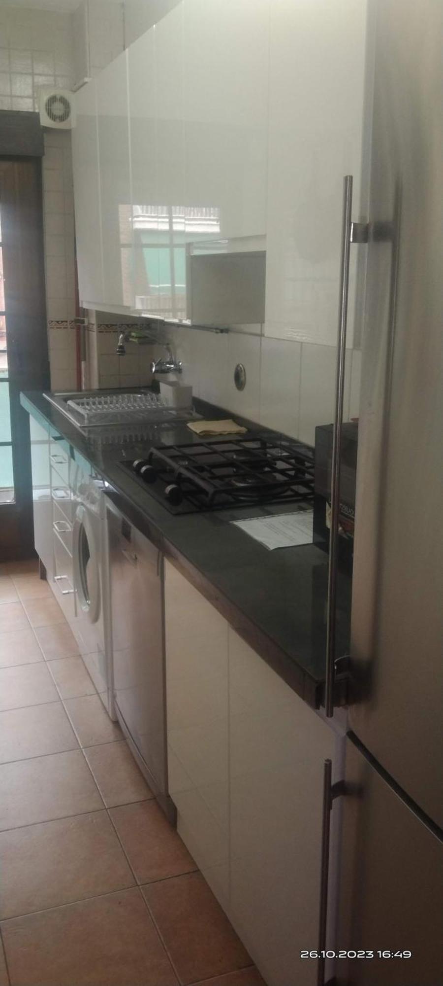 Habitaciones Individuales En Apartamento Madrid Bagian luar foto