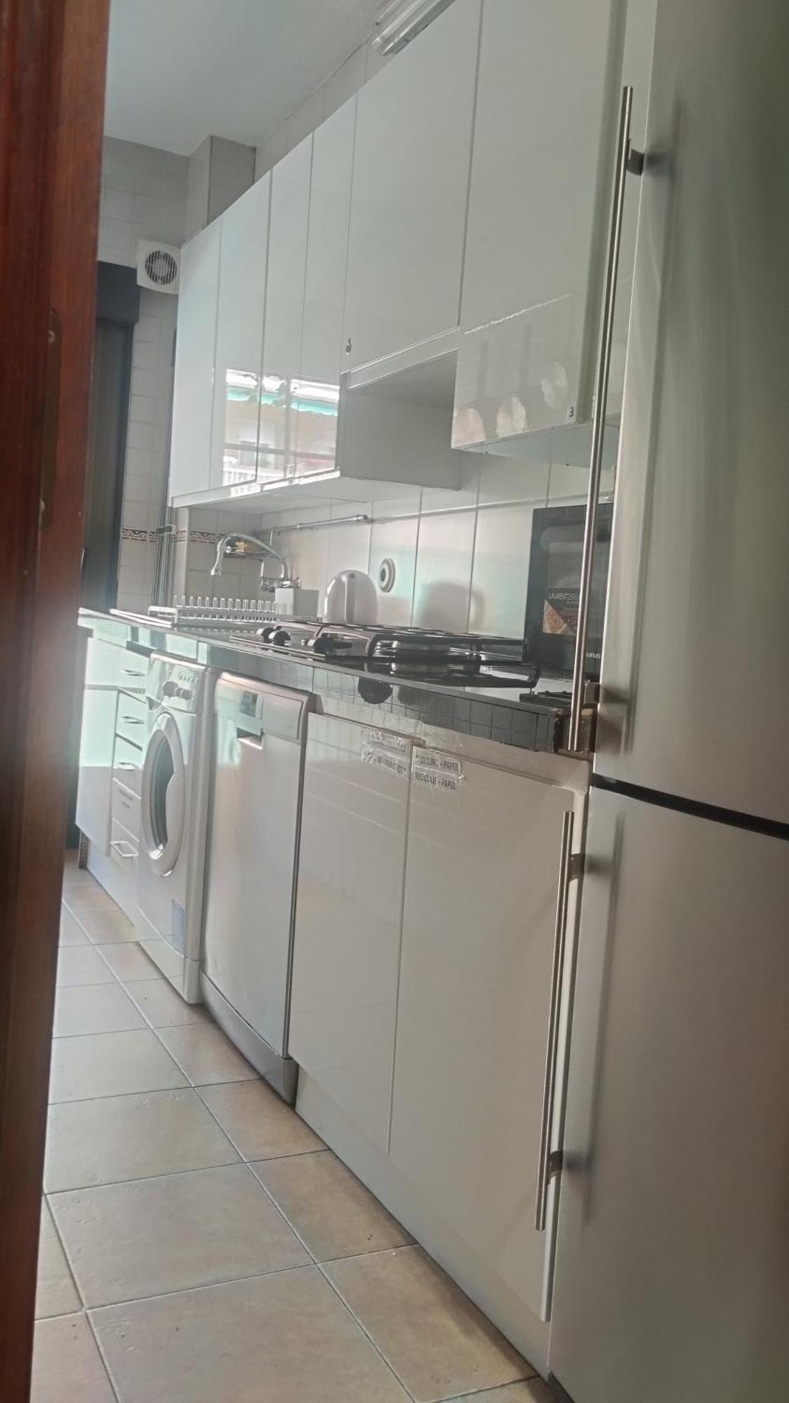 Habitaciones Individuales En Apartamento Madrid Bagian luar foto