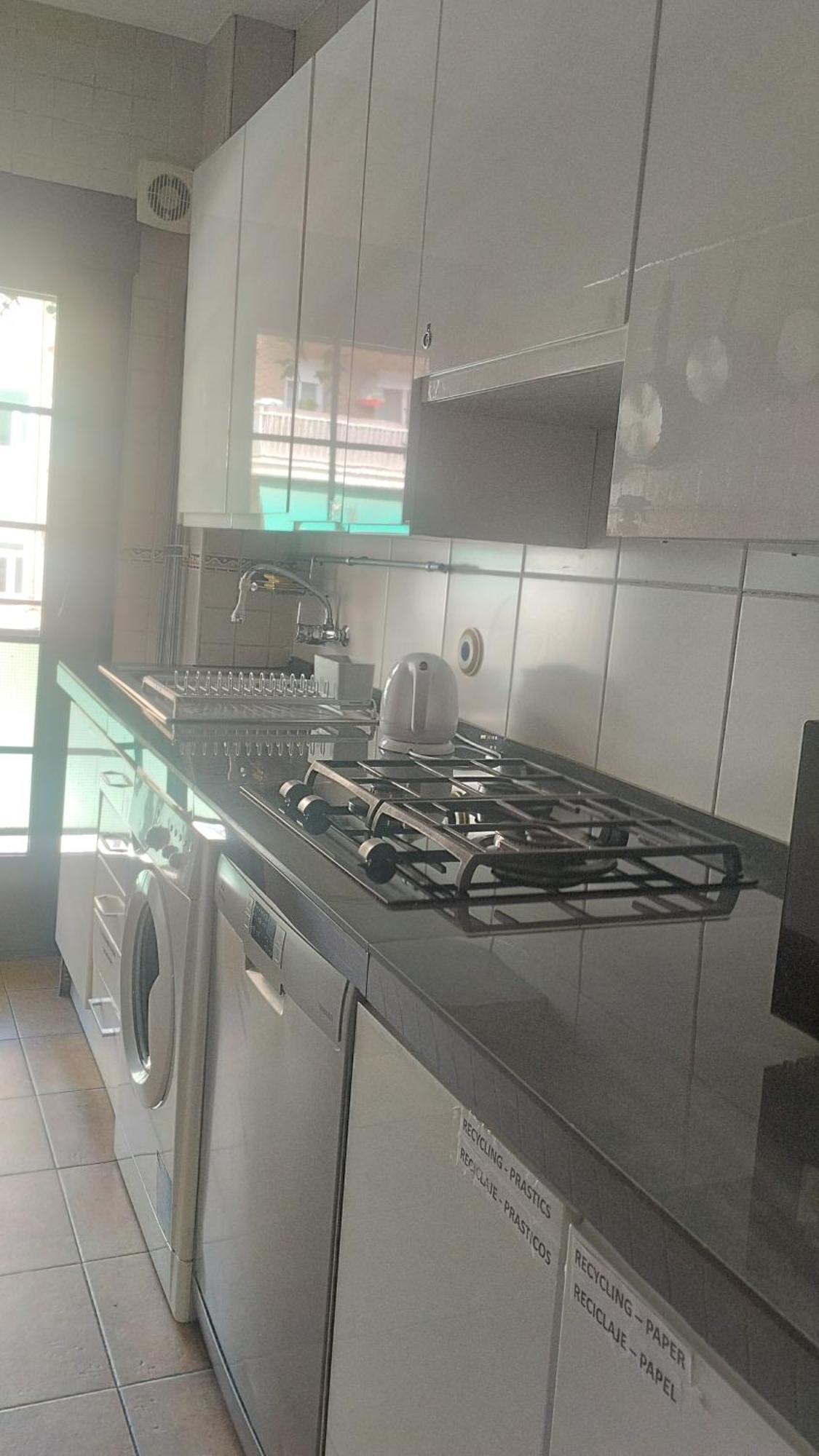 Habitaciones Individuales En Apartamento Madrid Bagian luar foto